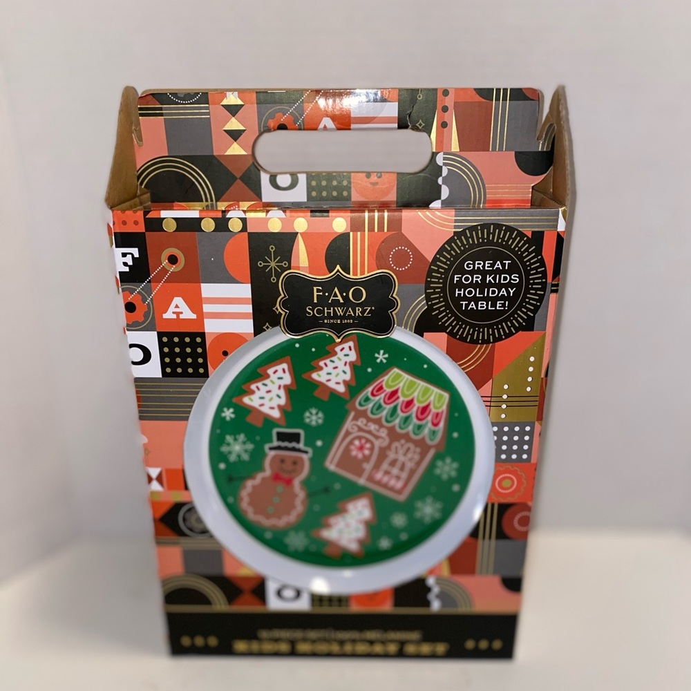 NWT F.A.O Schwarz  Christmas Set For 12 Pieces New